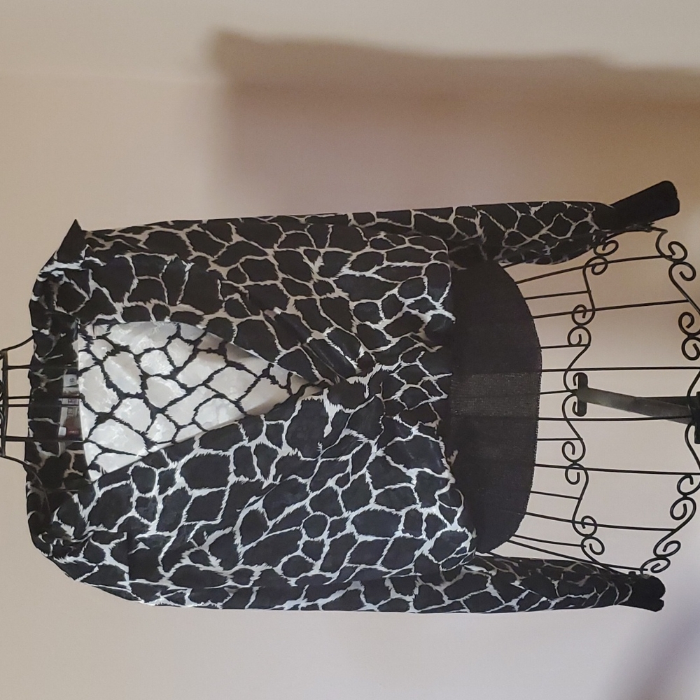 Castleberry vintage black and white blouse size 6